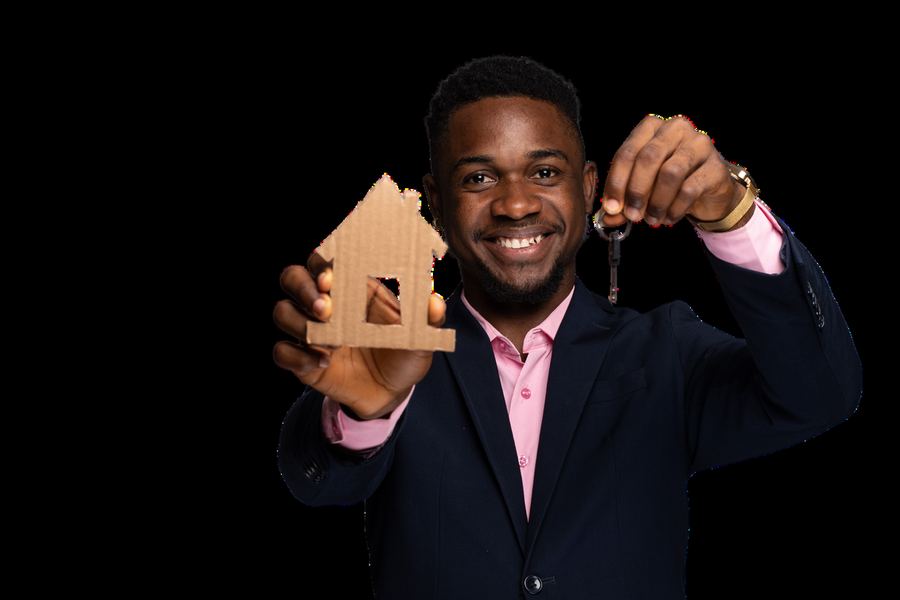 Vendibles agent handing over keys to a new property
